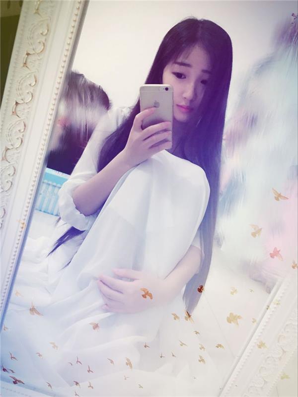  she~吻肤白貌美良家气质的嫩妹